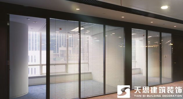 <a href=http://m.172138.cn/ target=_blank class=infotextkey>合肥辦公室裝修</a>玻璃